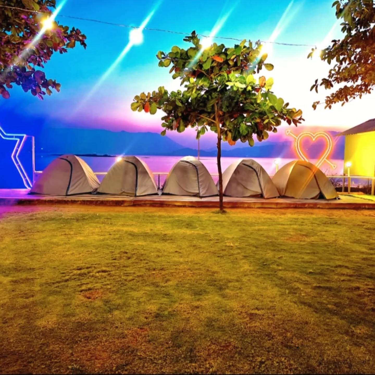 BEAUTIFUL PICTURE AT GET SET GO PAWNA LAKE CAMPING